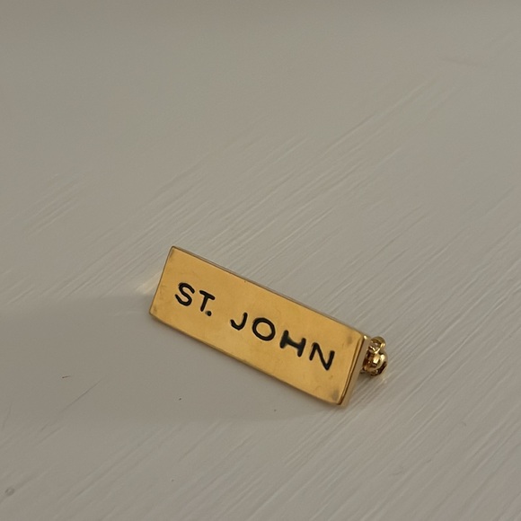 St. John Jewelry - ☀️SALE☀️ St. John Gold Tone Pin